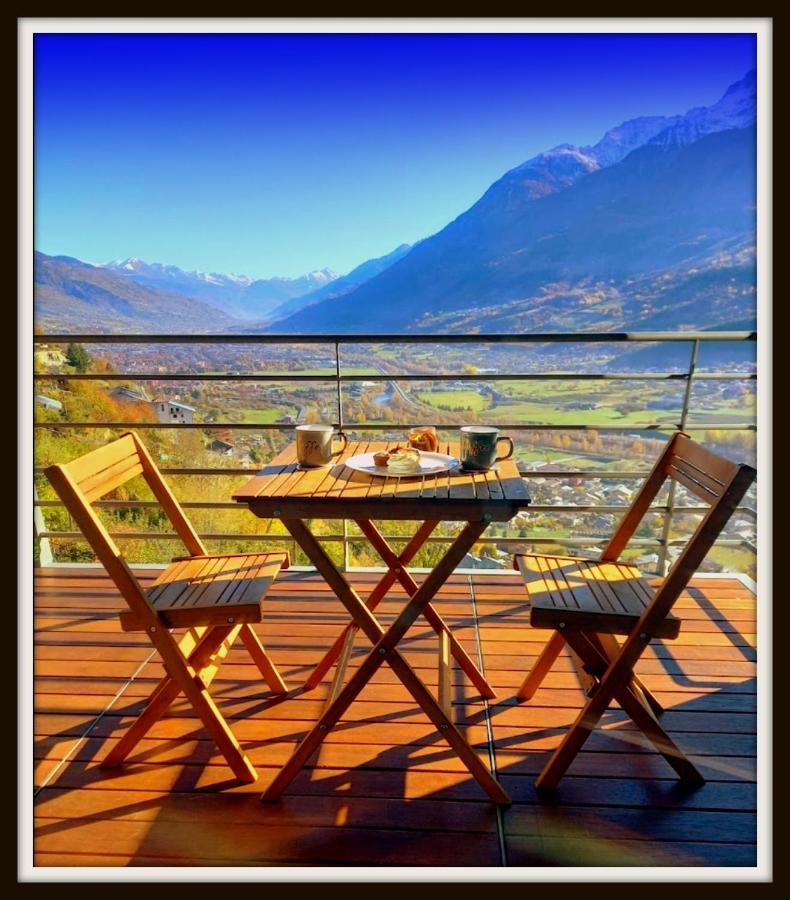 Atmosfera E Vista Mozzafiato Chalets Aosta Bagian luar foto