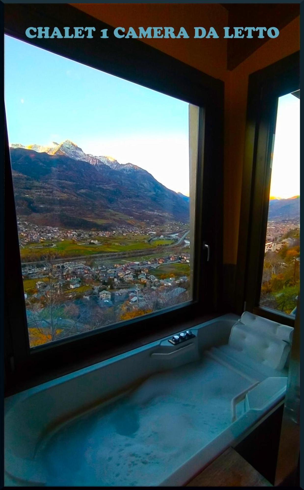 Atmosfera E Vista Mozzafiato Chalets Aosta Bagian luar foto